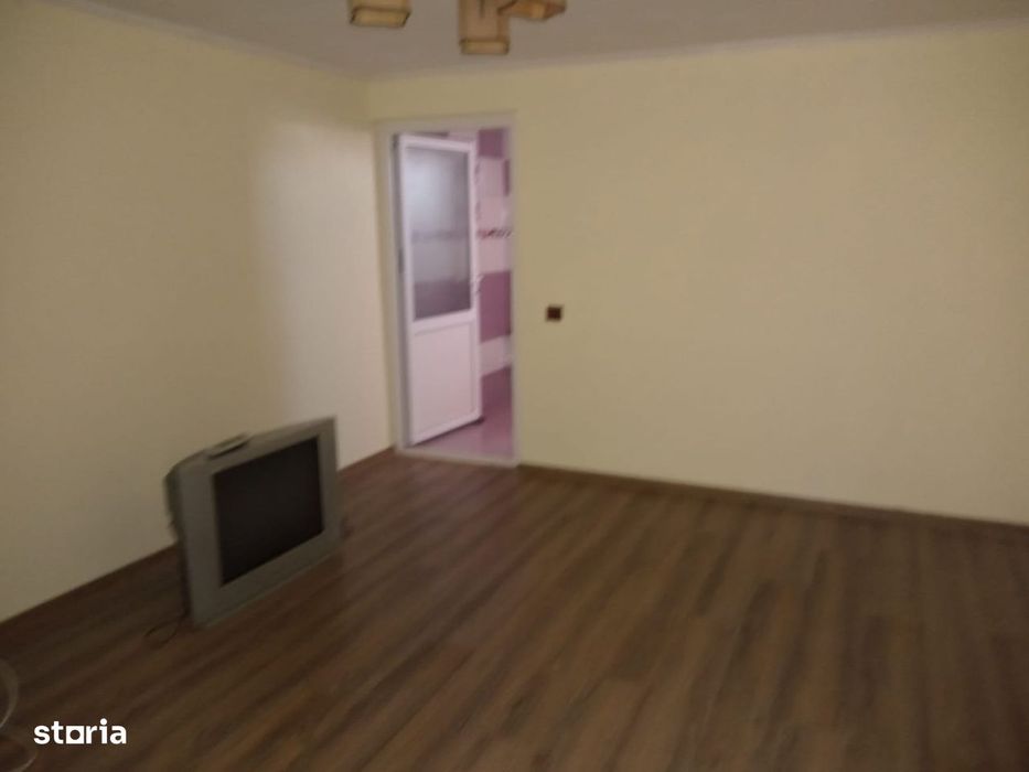 Vânzare casa și teren Văcărești-Dambovita