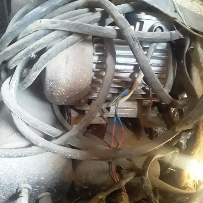 Мощный компрессор 380 В для воздуха.