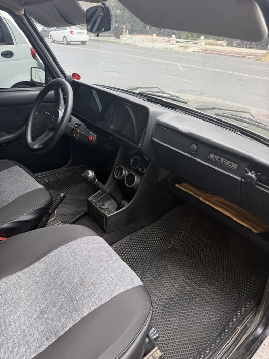 Lada vaz 2107 sotiladi