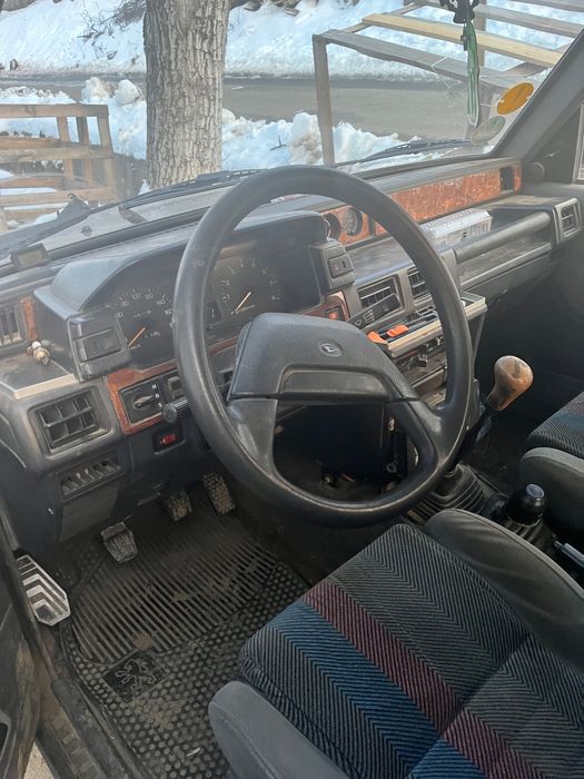 Vand/dezmembrez daihatsu feroza