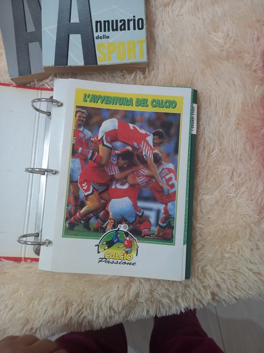 Vind colecție jurnale biografii la fotbaliști renumiti