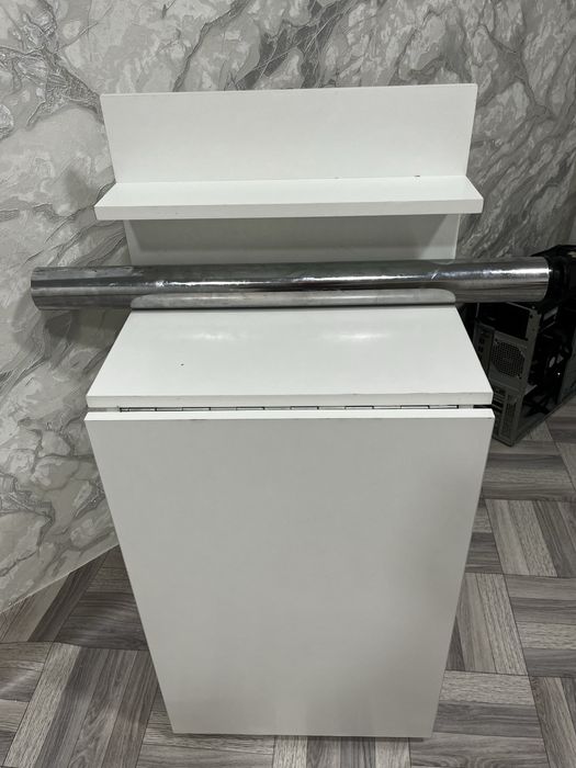 Продам маникюрный столик