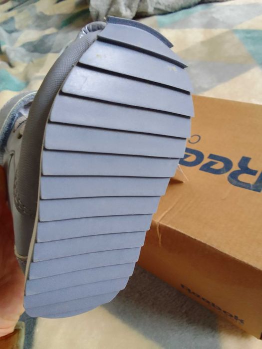 Нови Reebok за бебе