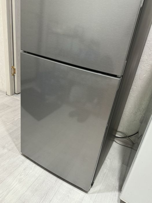 Холодильник Samsung
