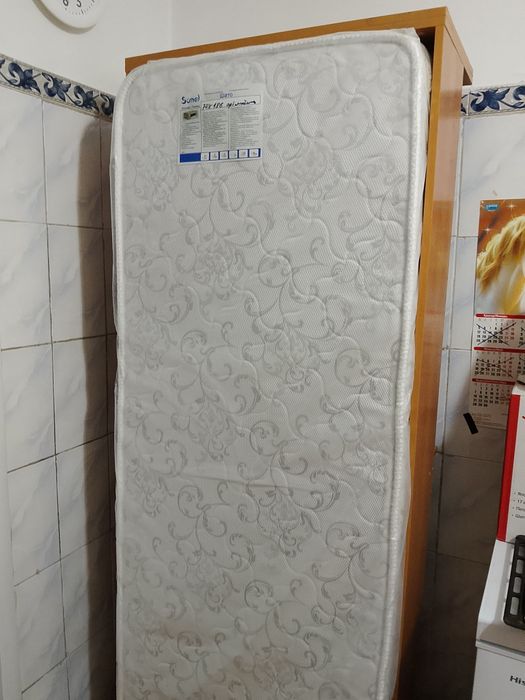 Одноместная кровать