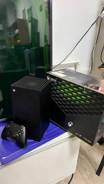 Xbox Series X 1Tb в отличном состоянии