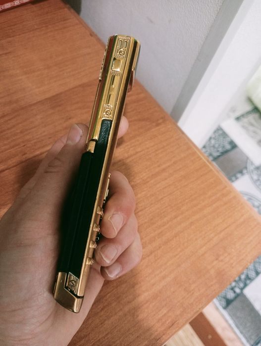 Продам Vertu Signature V