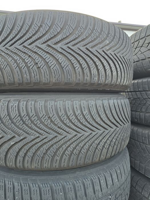2 Броя 205/60/16 Michelin 5,2mm 23dot