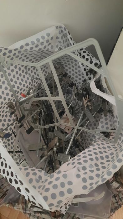 Вешалки в магазин