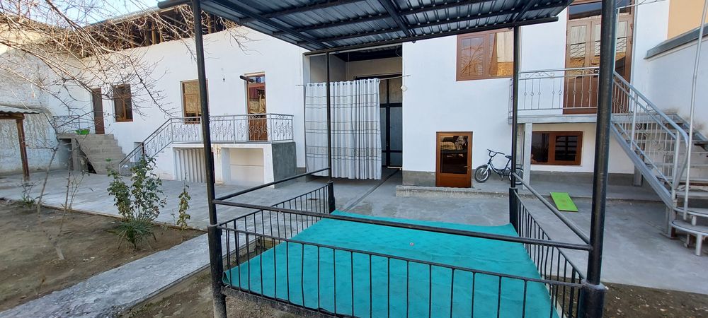 Андижонда Продаётся уй 6 Соток                             5хона  1.5