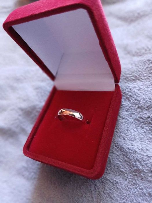 Обручальное кольцо