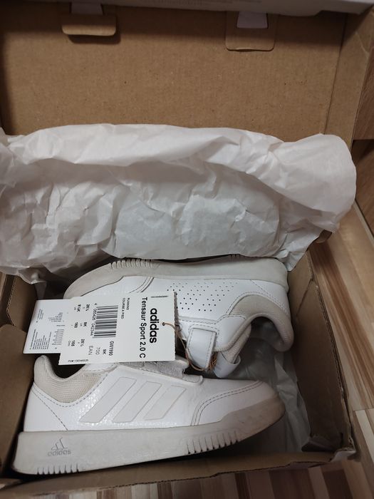 маратонки adidas