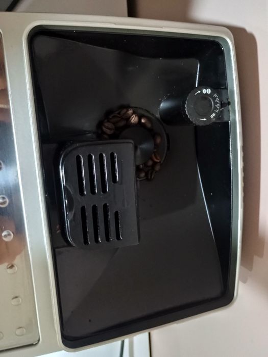 DeLonghi Magnifica S ECAM 22.110.SB автоматична кафемашина с мелачка