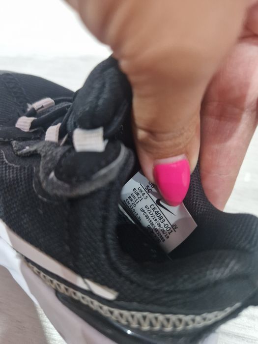 маратонки nike element