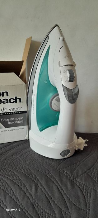 Продам новый утюг