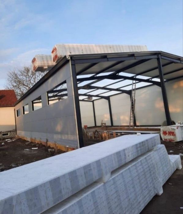 Vand hala metalica super pret