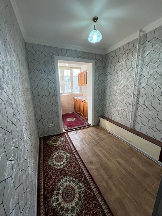 Mekrarayon bozorcha yonida turt hona uchinchi qavat