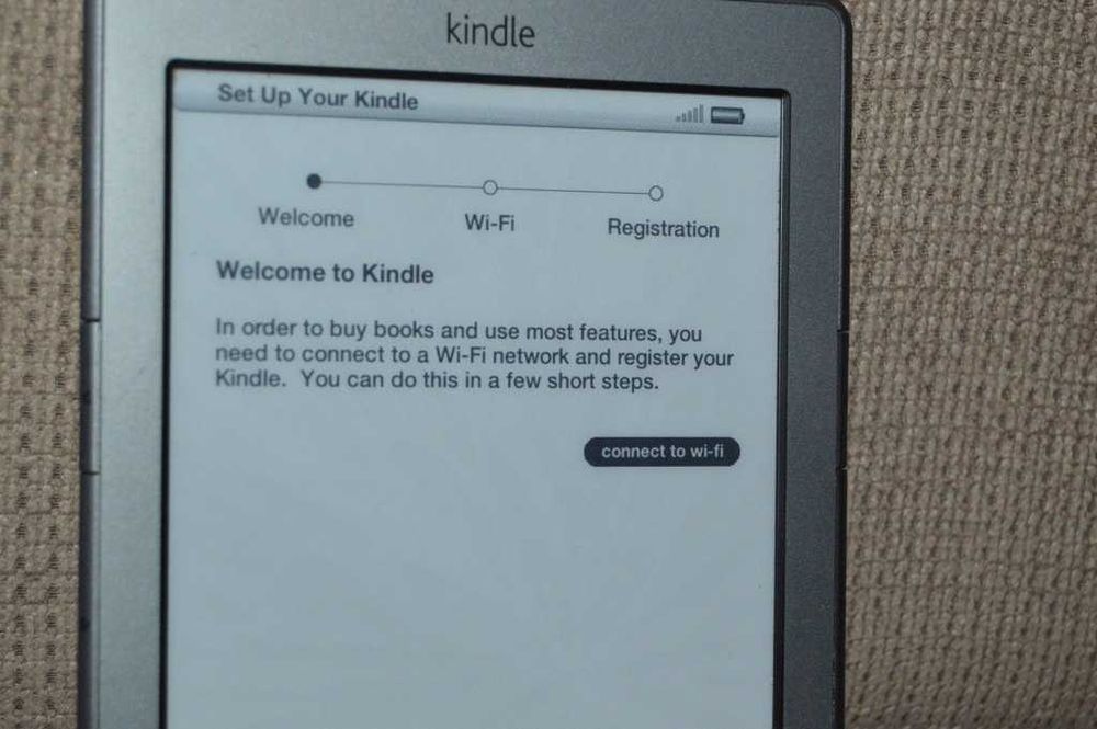 Kindle 4 Model D01100 – E-reader Clasic cu Butoane Fizice, Stare Foarte Bună