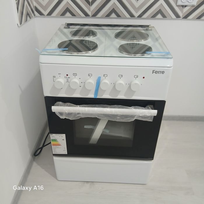 Вытяжка vesta и Электро Плита ferre