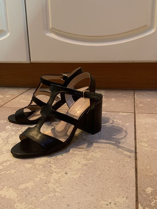 Продавам Дамски сандали