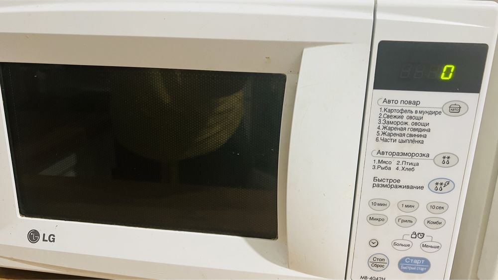 Микроволновка в хорошем состоянии