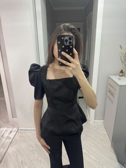 Черная блузка-корсет