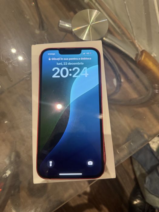 Vand  iphone 13 red impecabil