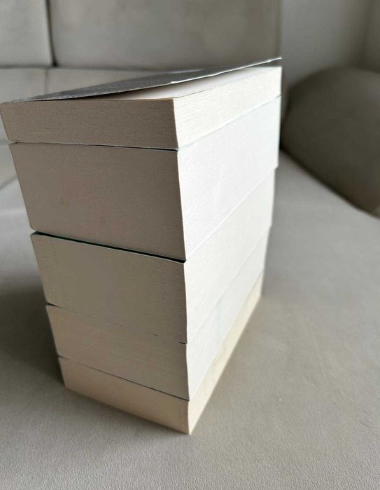 Seria acotar regatul spinilor si al trandafirilor sarah j maas