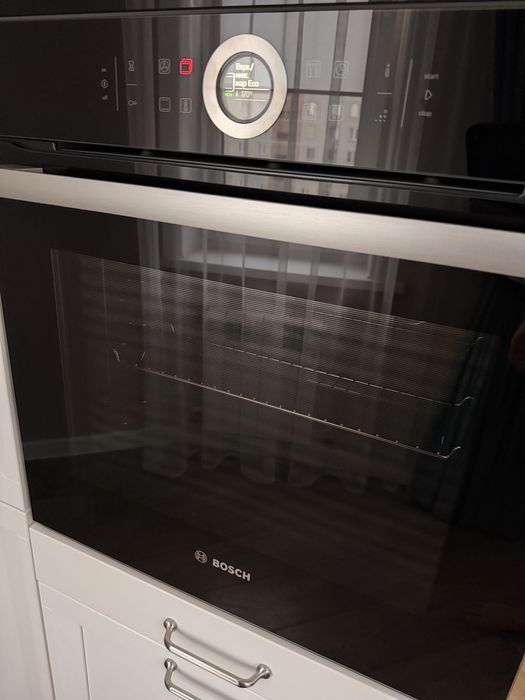 Духовой шкаф фирмы BOSCH.