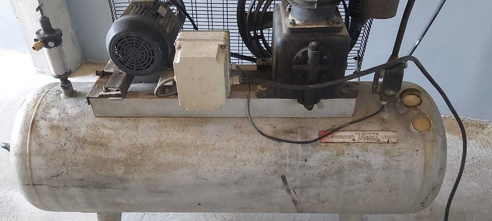 Vand compresor italian aer comprimat "Vincit Lecco" 300 litri 380 V
