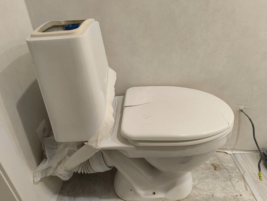 Унитаз с бочком.