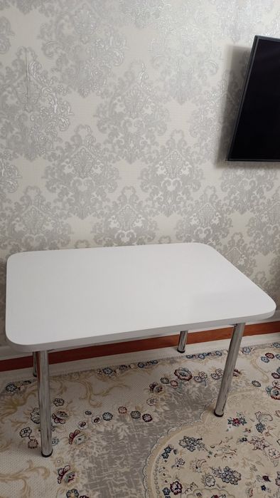 Продам срочно  стол