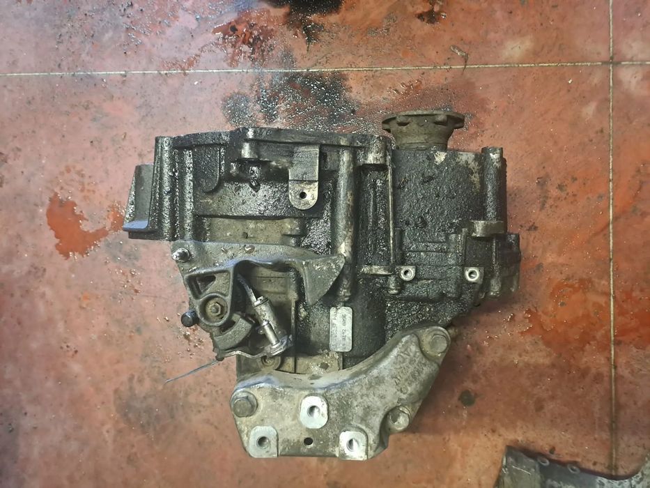 Cutie de viteze manuala 6+1 trepte VW Golf V 2.0 [BMM] Cod cutie: KDN