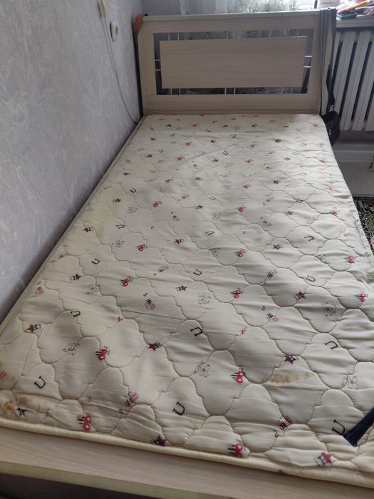 Продам односпальнюю  кровать