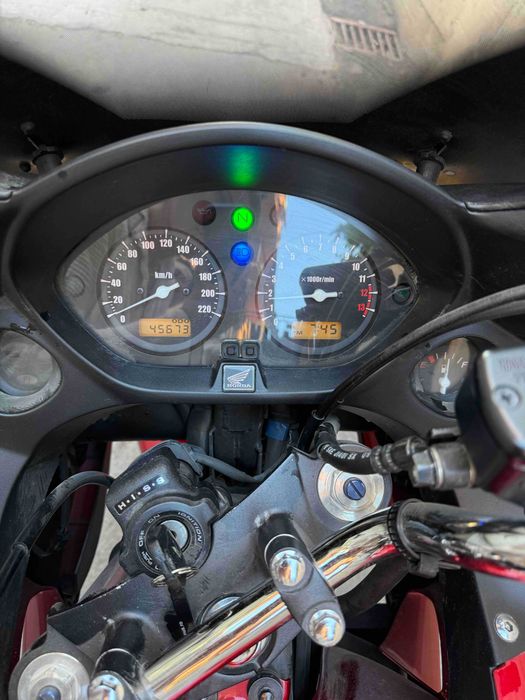 Vand motocicleta Honda CBF 600 + 2 Casti + Geaca moto