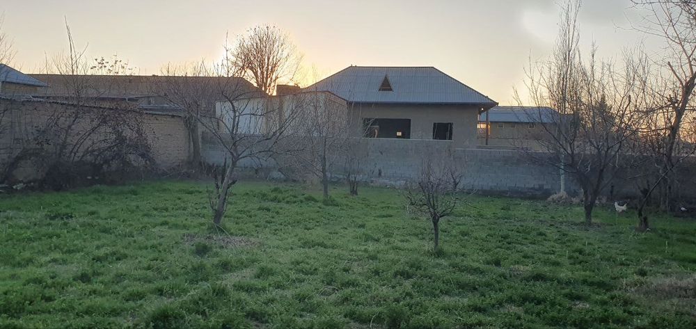 8sotixli yer uchastka sotiladi