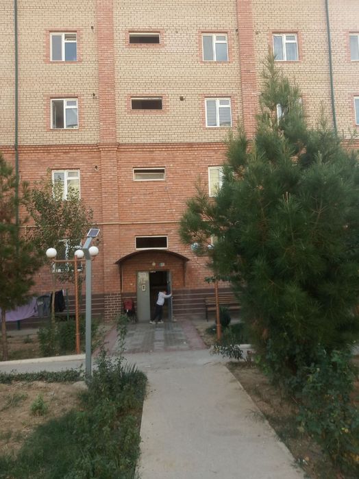 Yangi uylar  Guliston 6-mavzeda 4/3/7