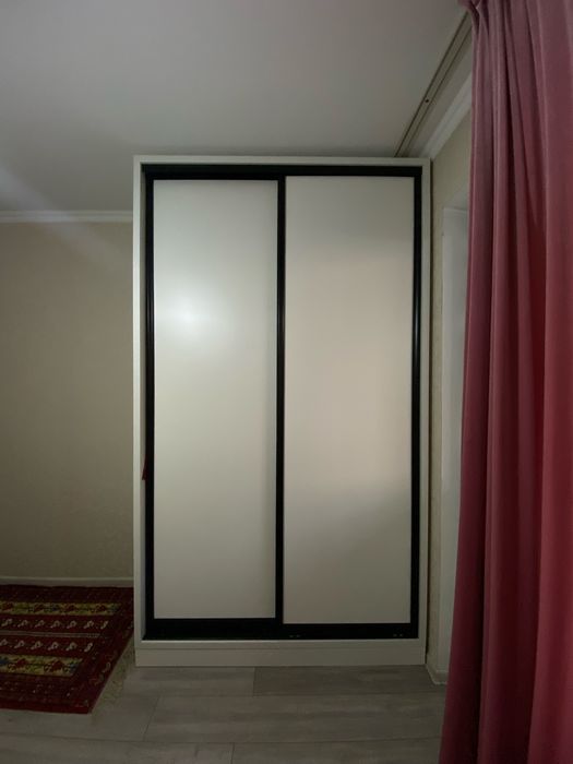 Бостандық ауданында 4 бөлмелі пәтер сатылады