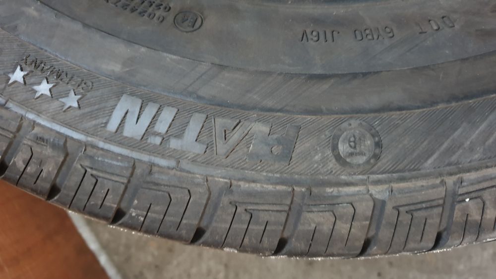 Гуми 235 65 16 С дот 16 платин