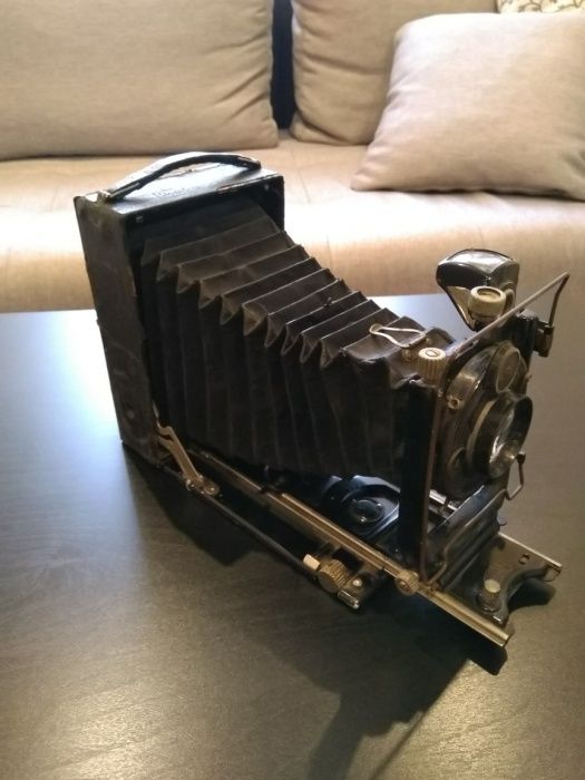 Античен фотоапарат ,