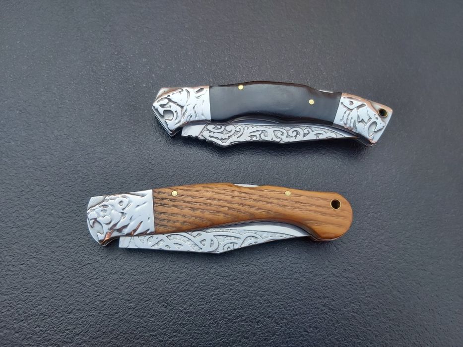 Сгъваем нож с гравирано острие и дръжка,M104