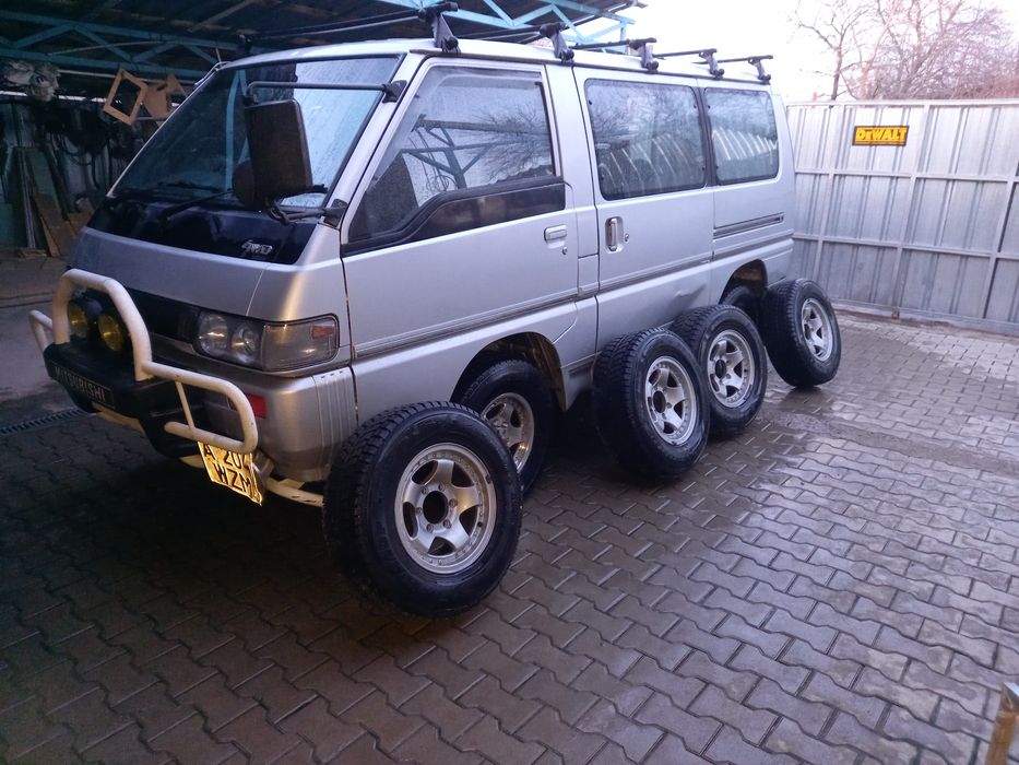 Продам MMC Delika квадрат на механике.