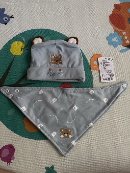 Продается детская куртка и шапка