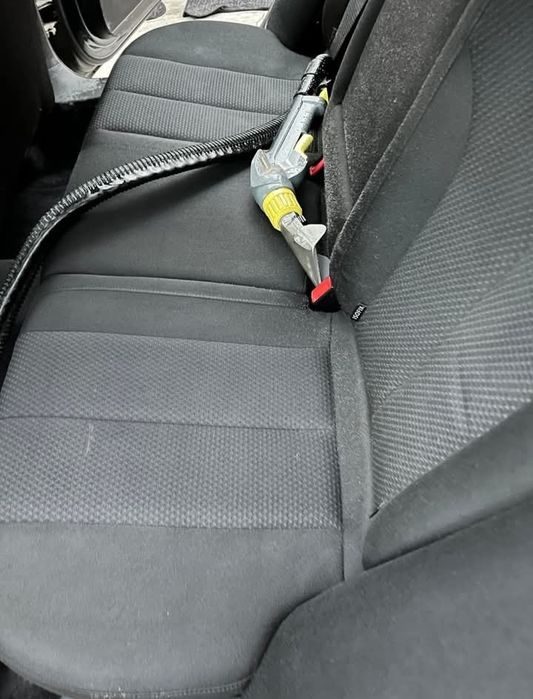 Inchiriez aspirator kracher puzzi 10/1