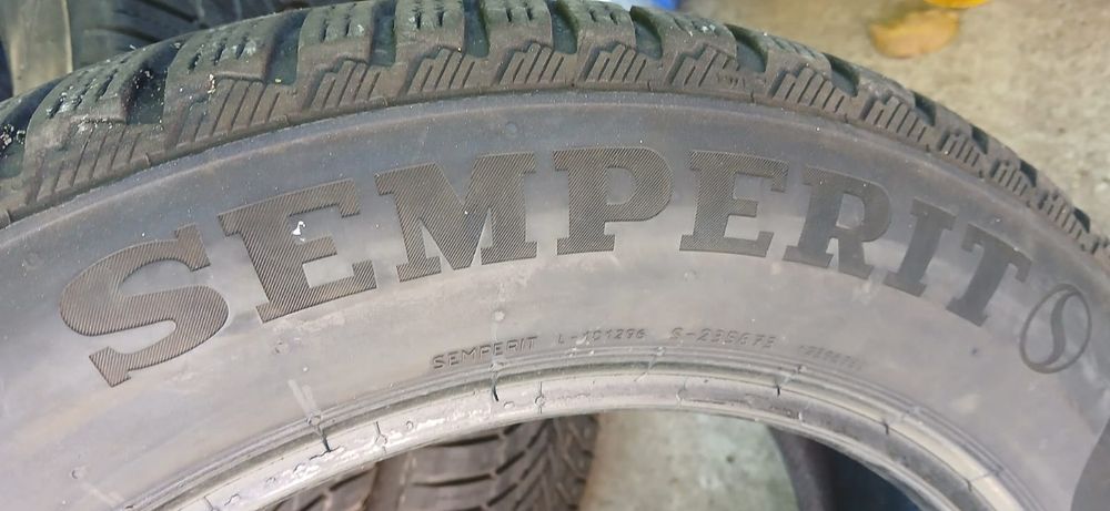 Vând 2 cauciucuri 205/55 R16 m+s dot 2023
