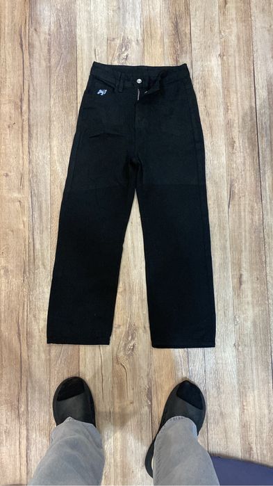 Черные джинсы