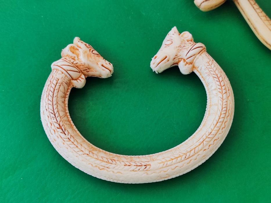 Играчка гривна Rahan pif