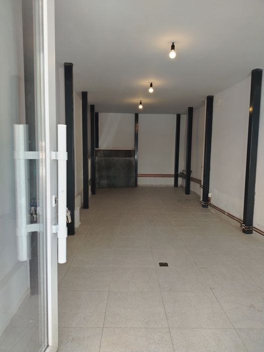 Închiriez spațiu comercial, 24 mp, pe strada Dâmboviței