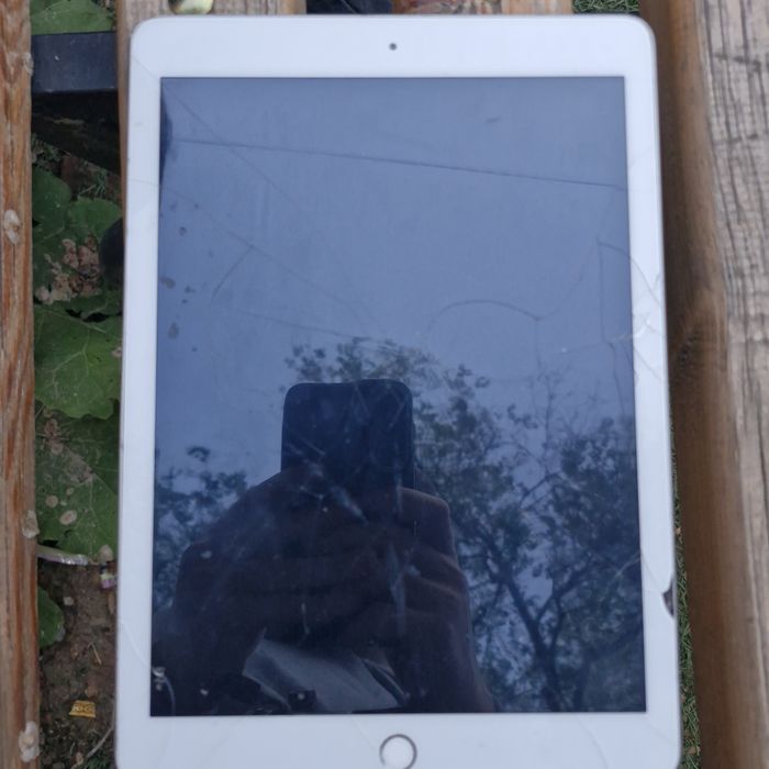 iPad 7 model 1893