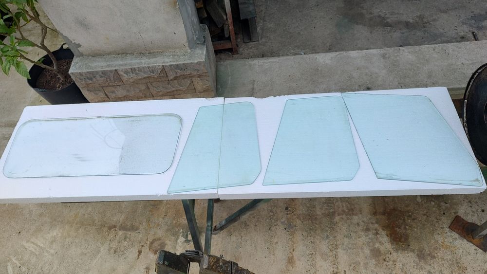 Vand geam lateral față IMS/ARO M 461